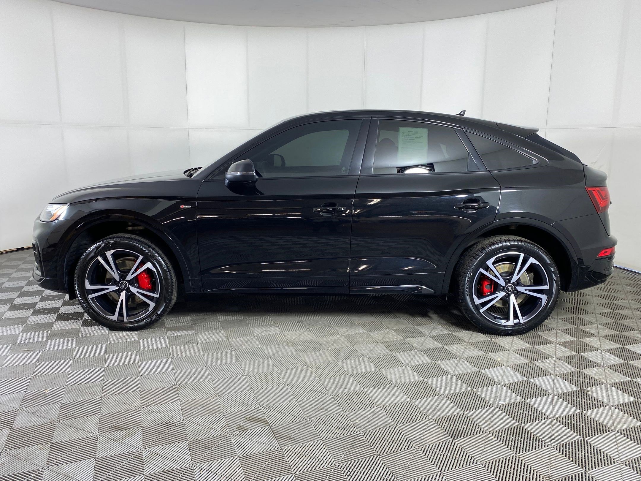 Used 2025 Audi Q5 2.0T Premium Plus image 2