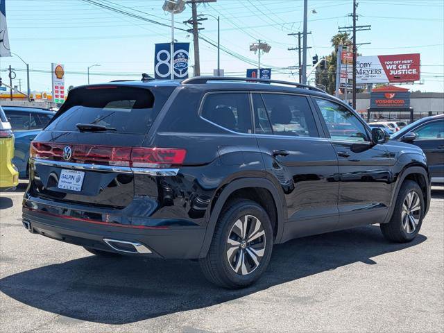 Certified 2025 Volkswagen Atlas SE FWD image 5