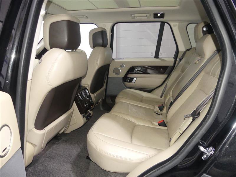 Used 2018 Land Rover Range Rover HSE image 28