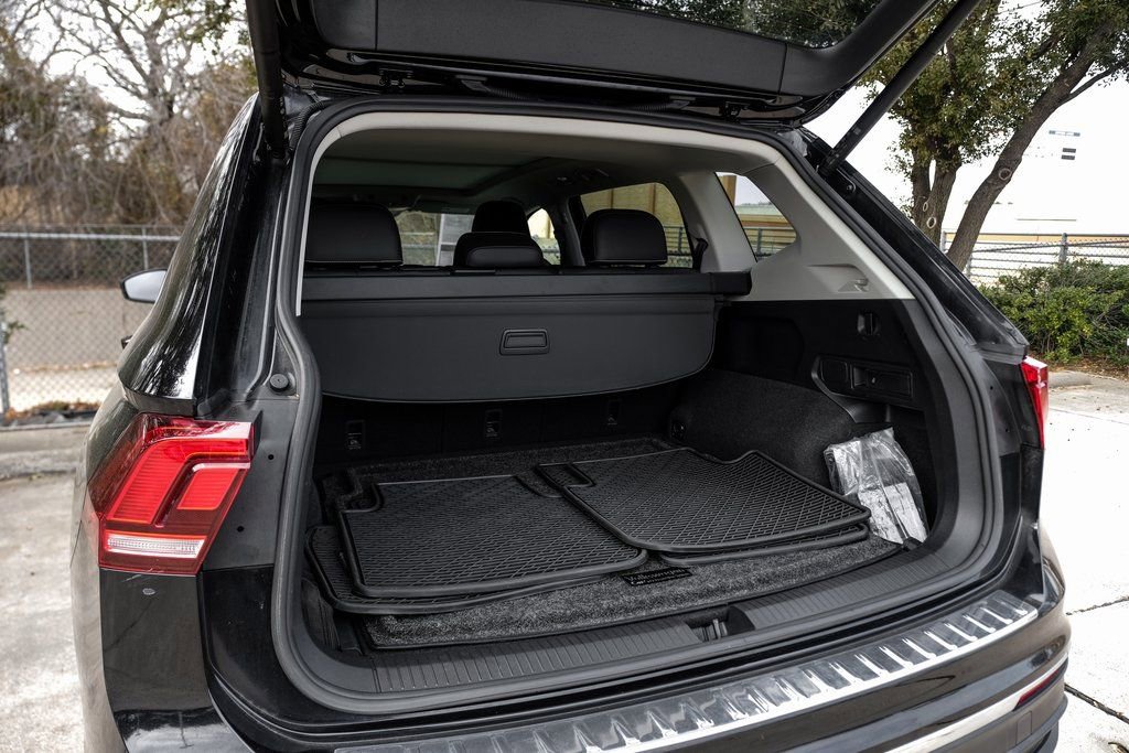 Used 2022 Volkswagen Tiguan SE image 67