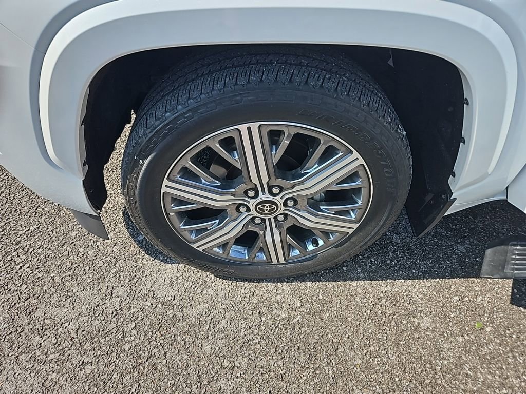 Used 2024 Toyota Sequoia Capstone image 13