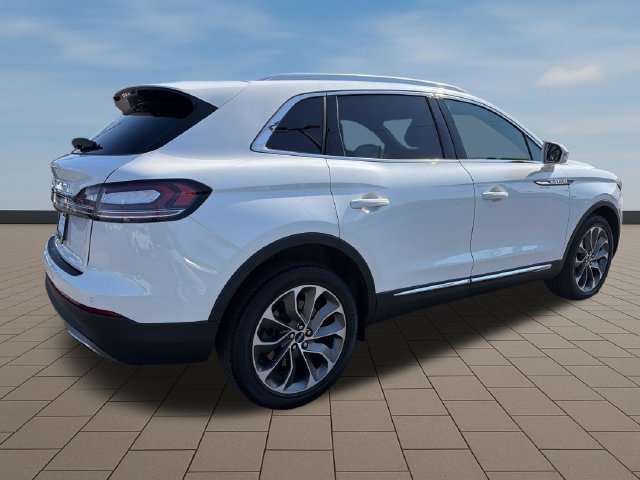 Certified 2023 Lincoln Nautilus Reserve AWD/4WD image 7