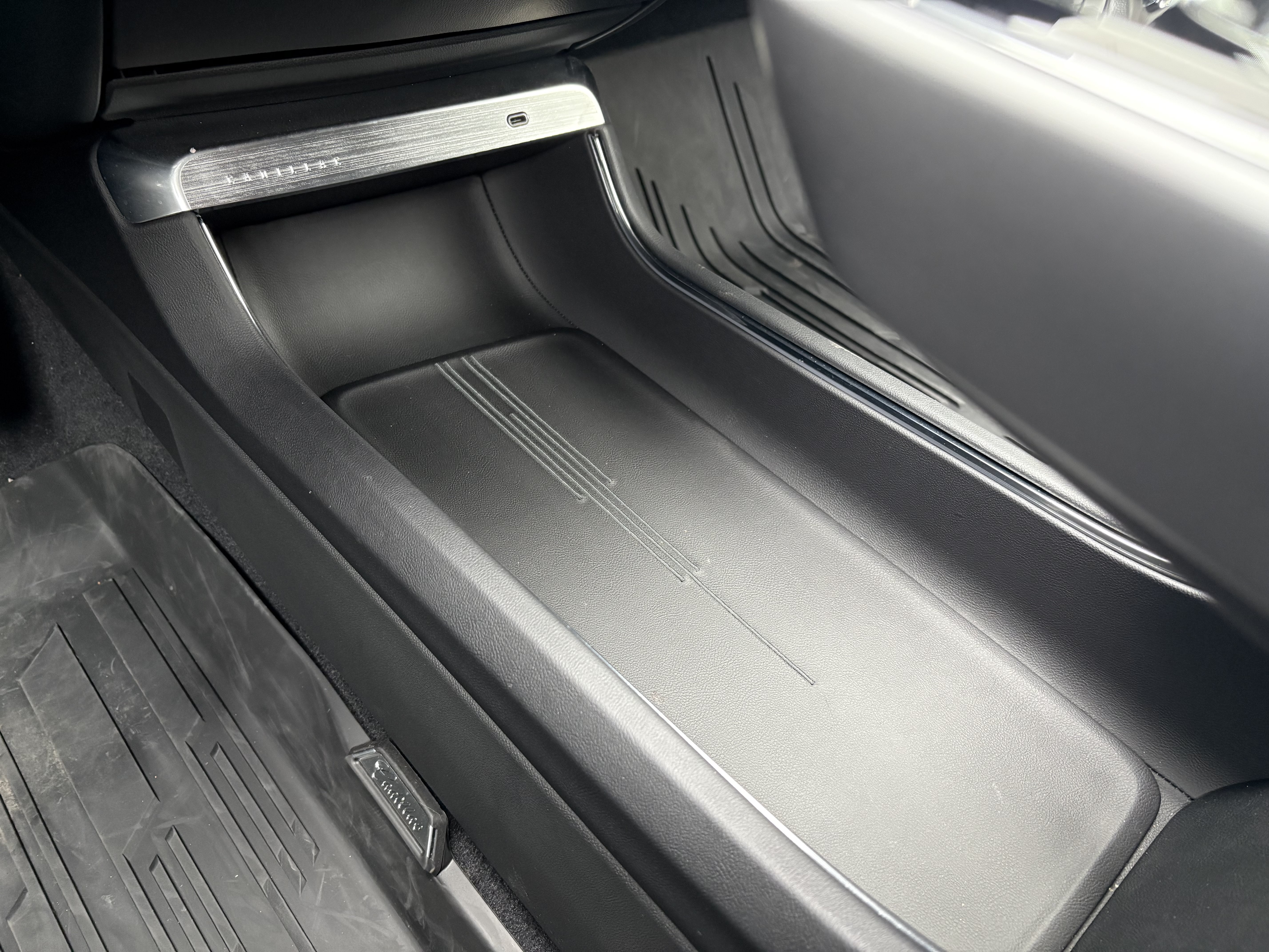 Certified 2024 Cadillac Lyriq Luxury w/ LPO, Floor Liner Package AWD/4WD image 26