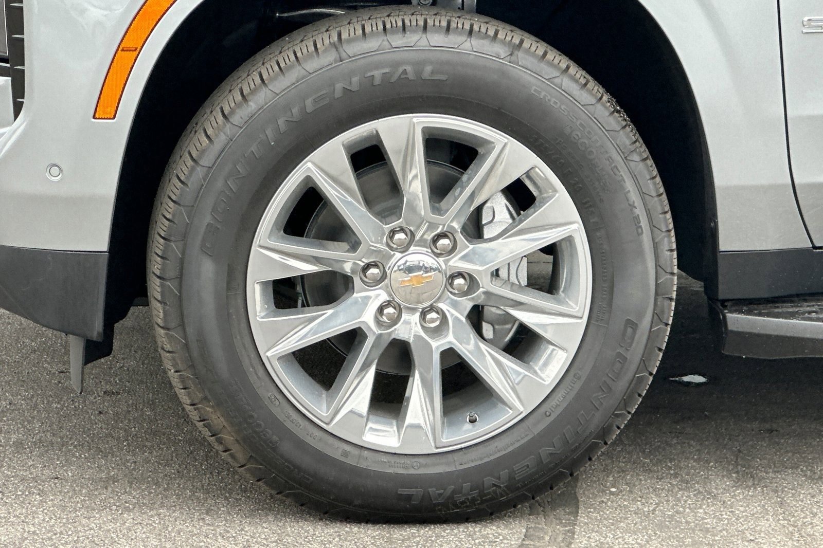 New 2025 Chevrolet Suburban Premier image 35