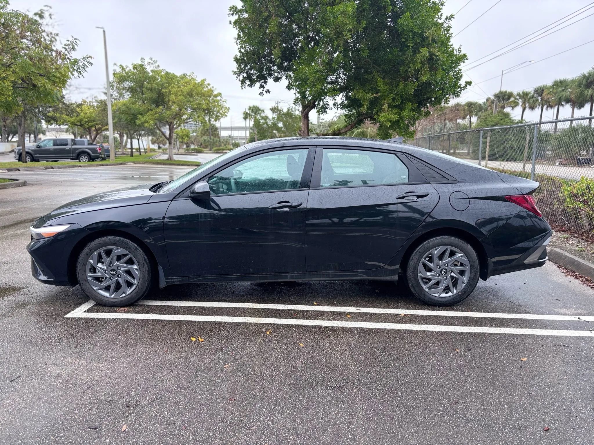 Used 2024 Hyundai Elantra SEL image 4