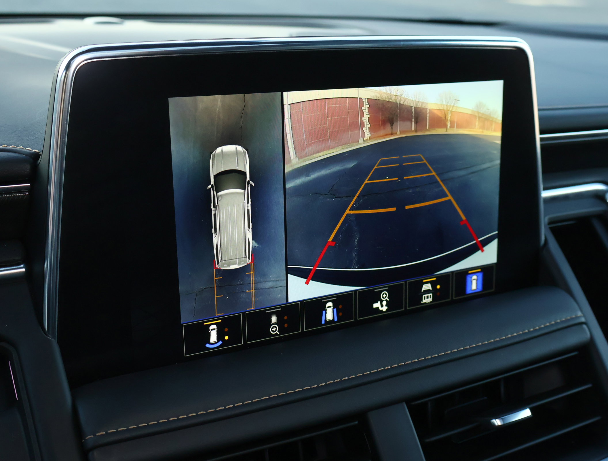 Certified 2024 GMC Yukon AT4 w/ AT4 Premium Package image 5