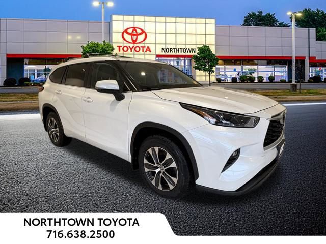 Used 2023 Toyota Highlander XLE image 25
