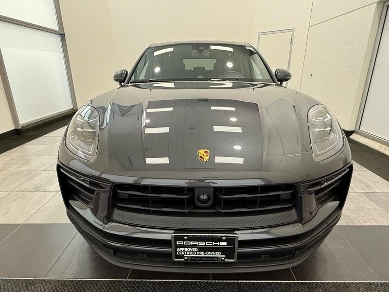 Certified 2025 Porsche Macan AWD/4WD image 12