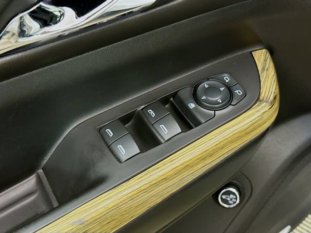 Used 2019 GMC Acadia Denali w/ Technology Package FWD image 18