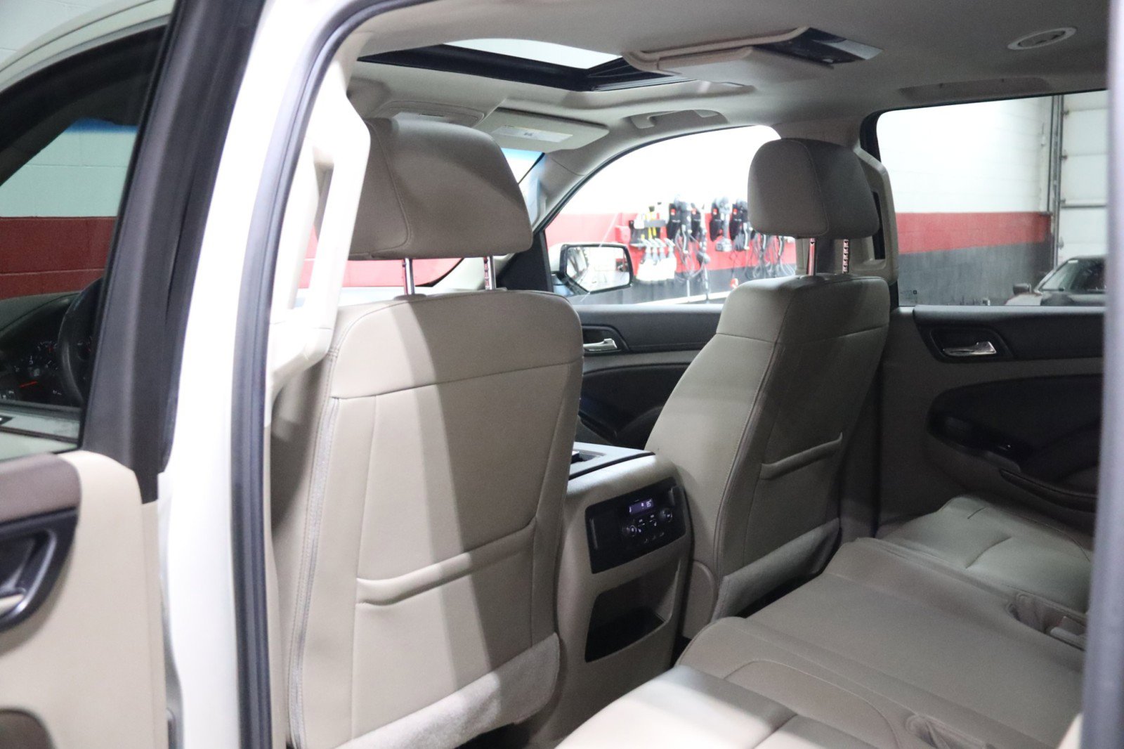 Used 2017 Chevrolet Suburban LT AWD/4WD image 39