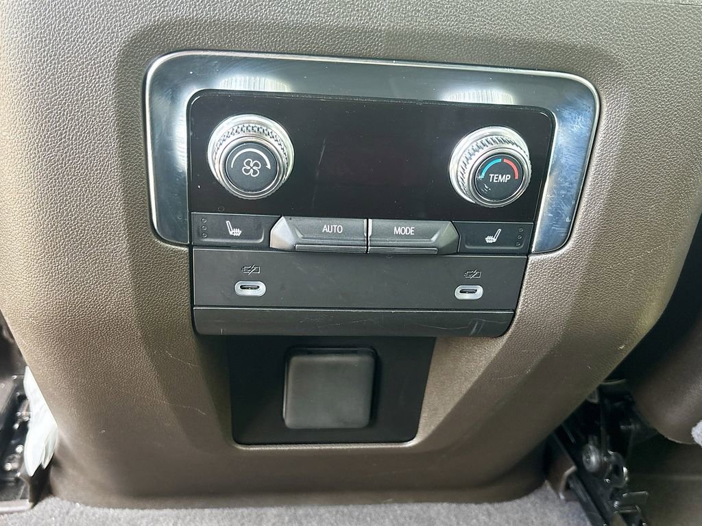 Used 2024 GMC Yukon XL SLT w/ SLT Luxury Package RWD image 20
