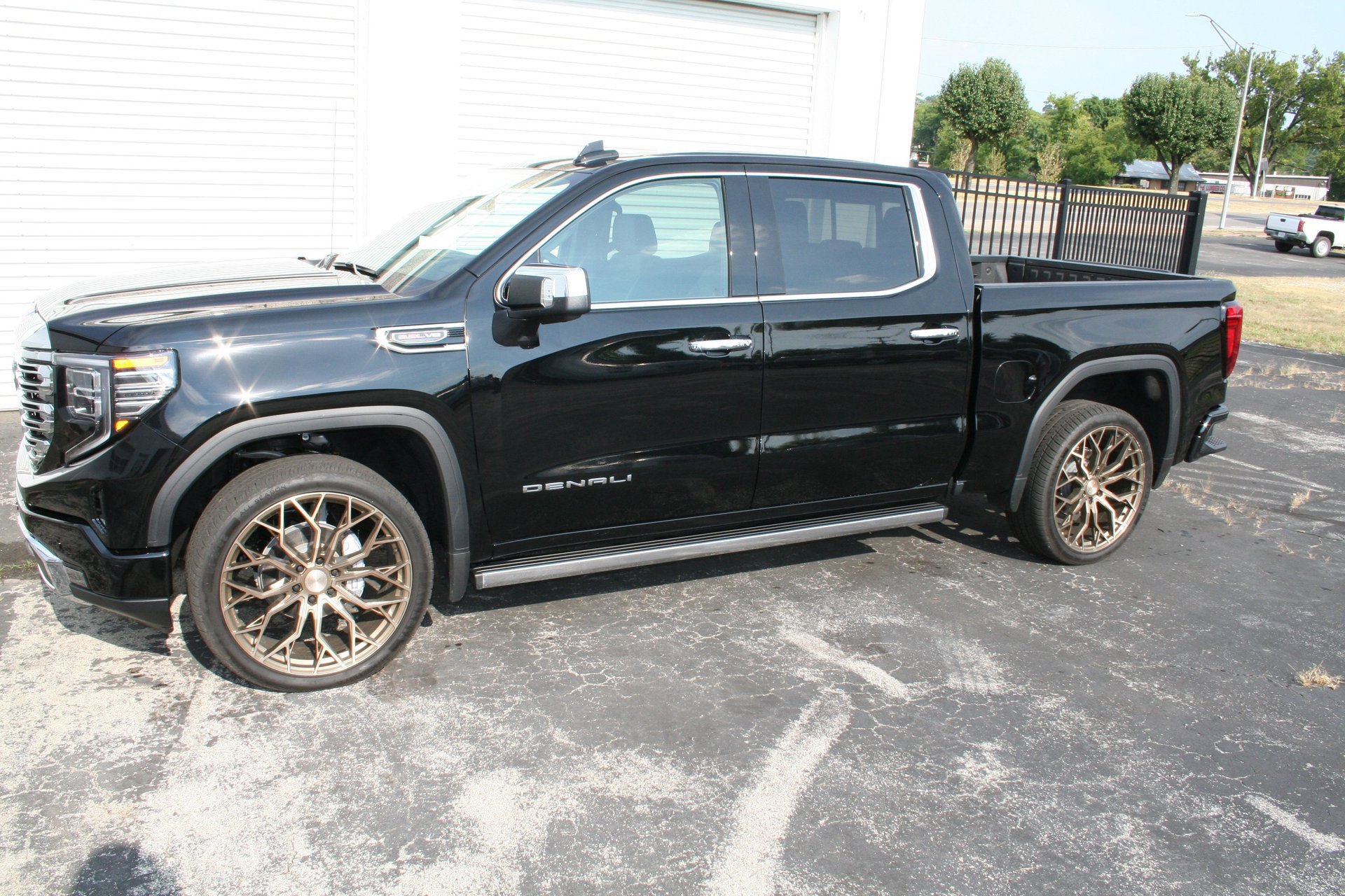 Used 2024 GMC Sierra 1500 Denali w/ Denali Reserve Package image 4