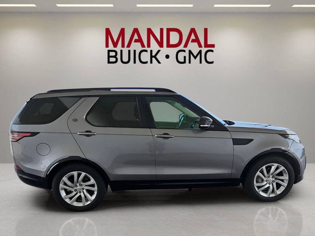 Used 2020 Land Rover Discovery Landmark image 5