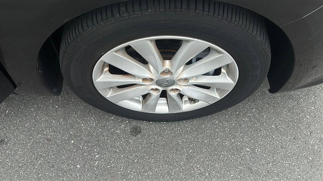 Used 2015 Kia Forte Koup EX FWD image 19