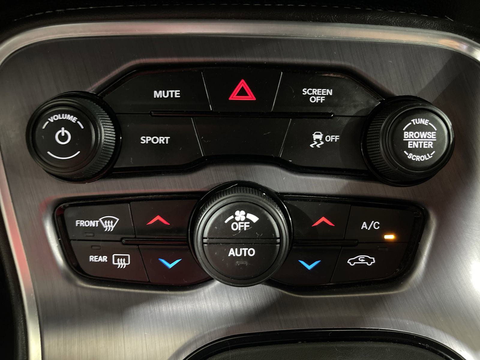 Used 2017 Dodge Challenger R/T image 18