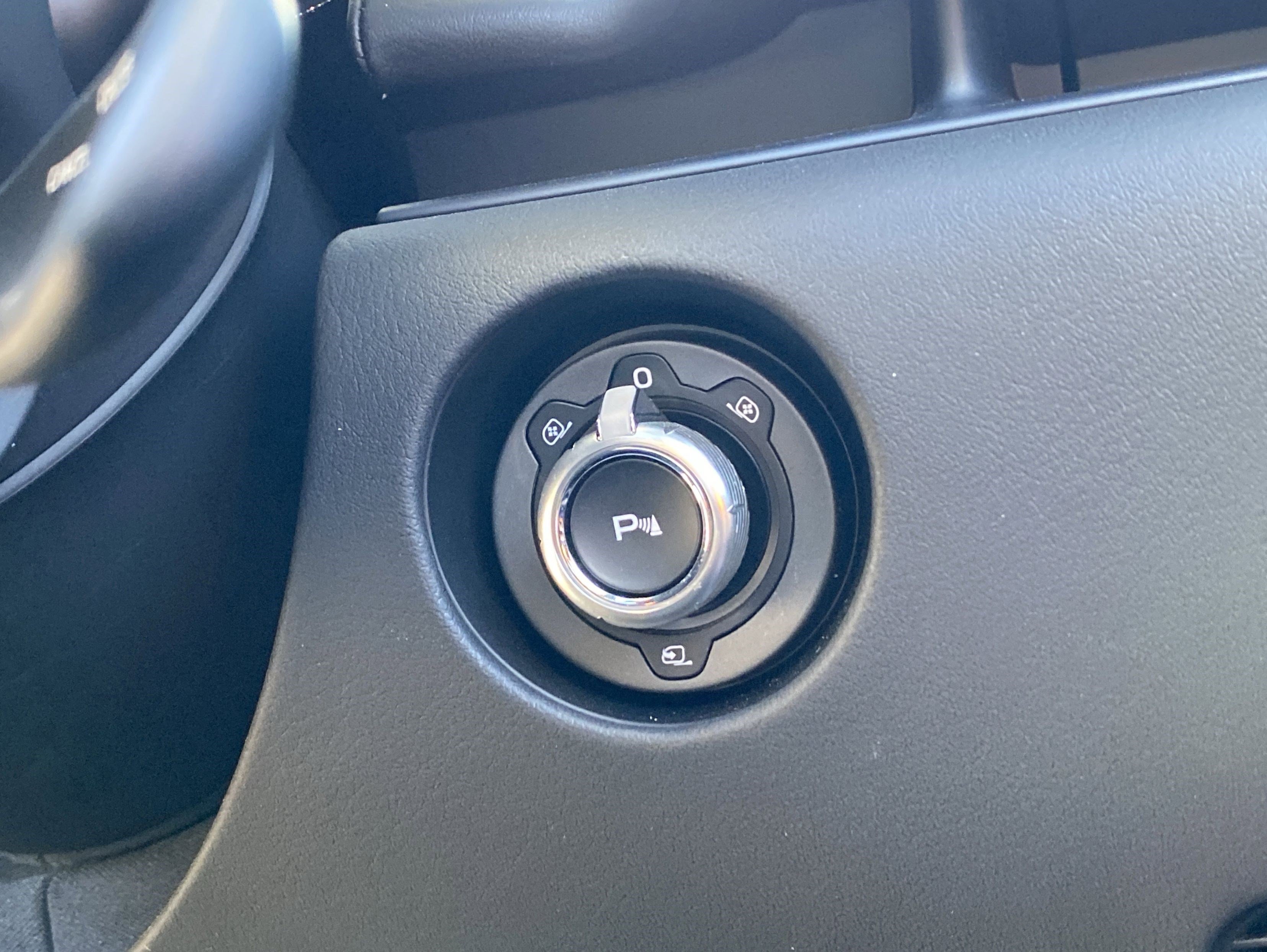 Used 2025 McLaren Artura Spider image 30