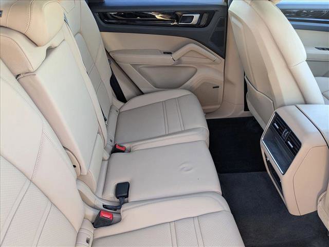 Used 2022 Porsche Cayenne image 20