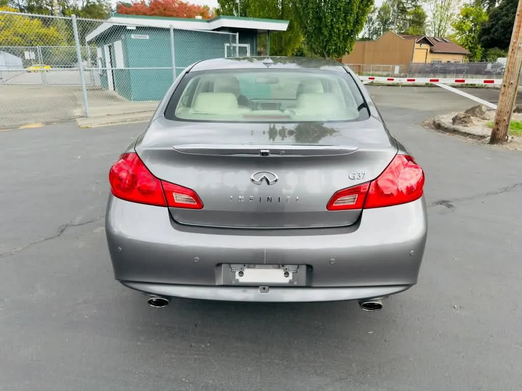 Used 2013 INFINITI G37 Journey w/ Premium Pkg RWD image 4