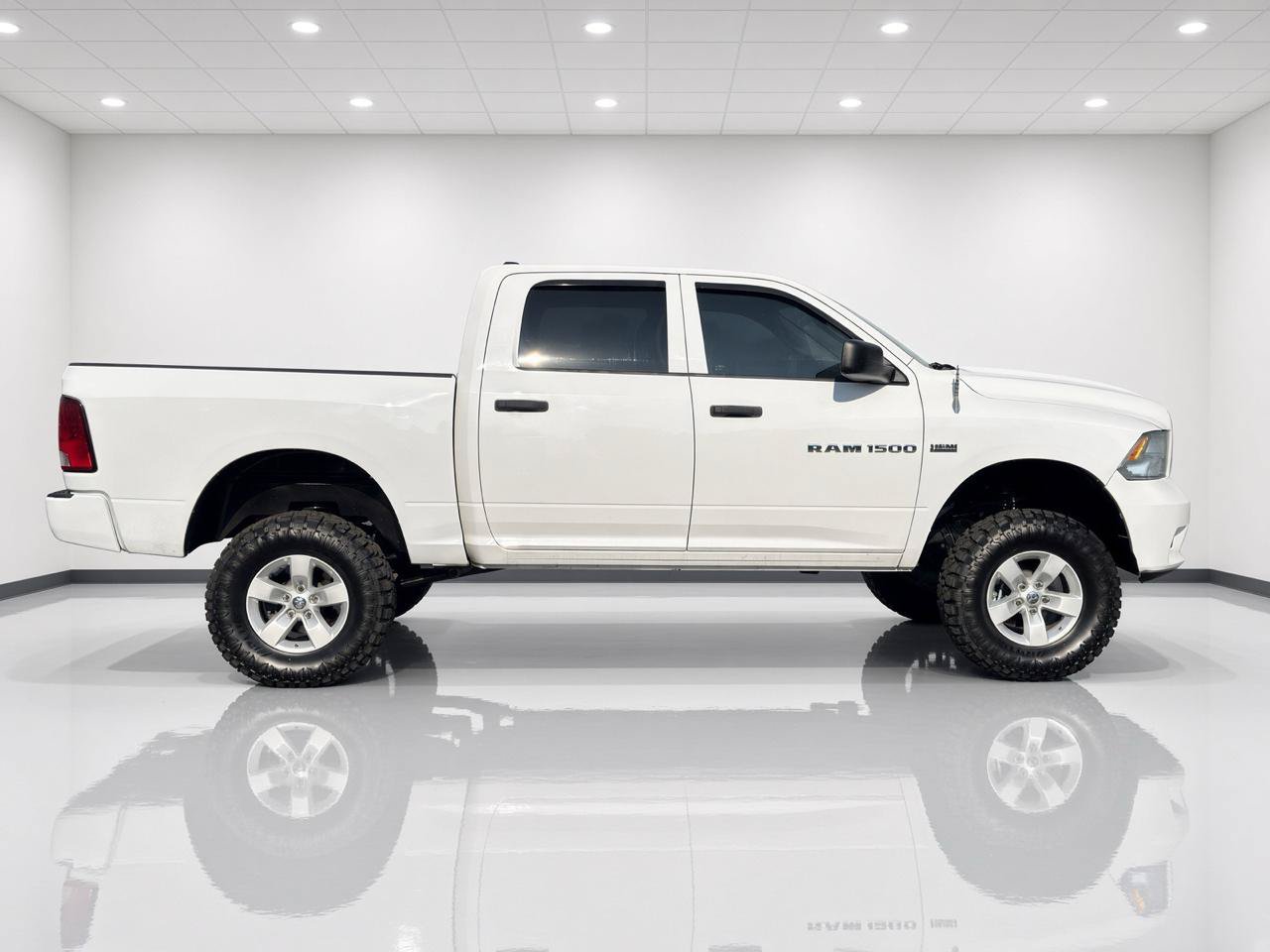Used 2012 RAM 1500 ST AWD/4WD image 6