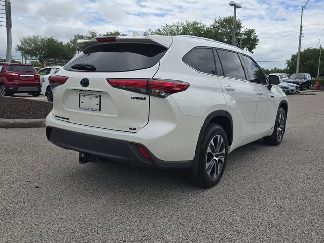 Used 2021 Toyota Highlander XLE image 8