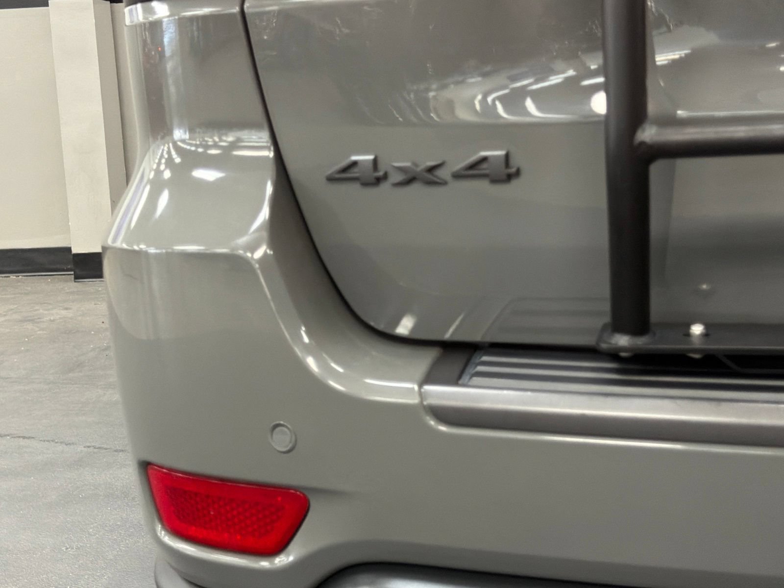 Used 2021 Jeep Grand Cherokee Trailhawk w/ Trailhawk Luxury Group AWD/4WD image 14