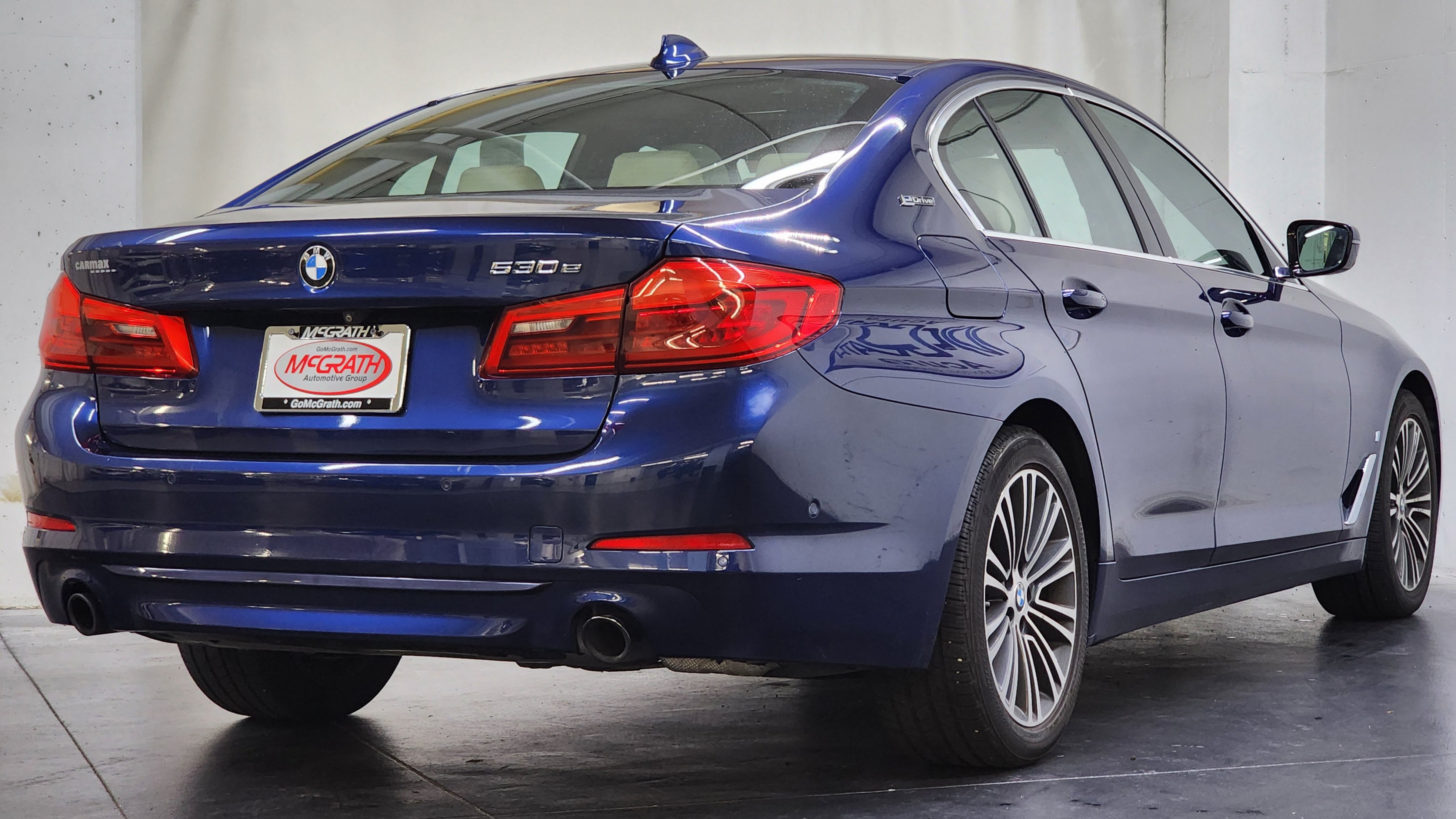 Used 2019 BMW 530e xDrive w/ Premium Package AWD/4WD image 5
