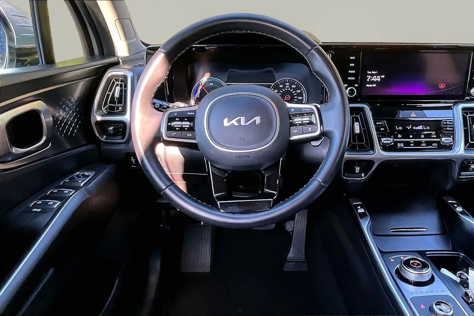 Used 2023 Kia Sorento EX AWD/4WD image 6