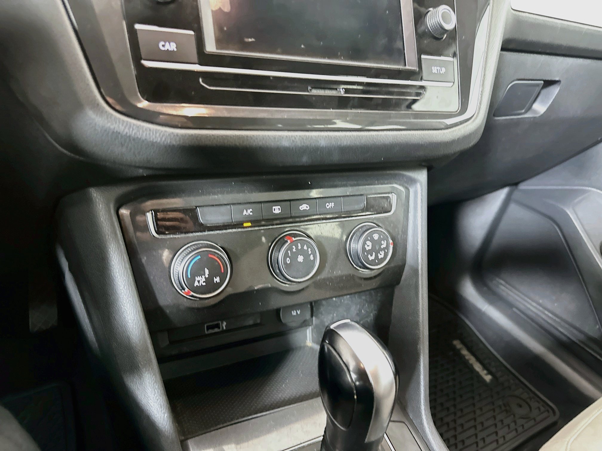 Used 2018 Volkswagen Tiguan S FWD image 19
