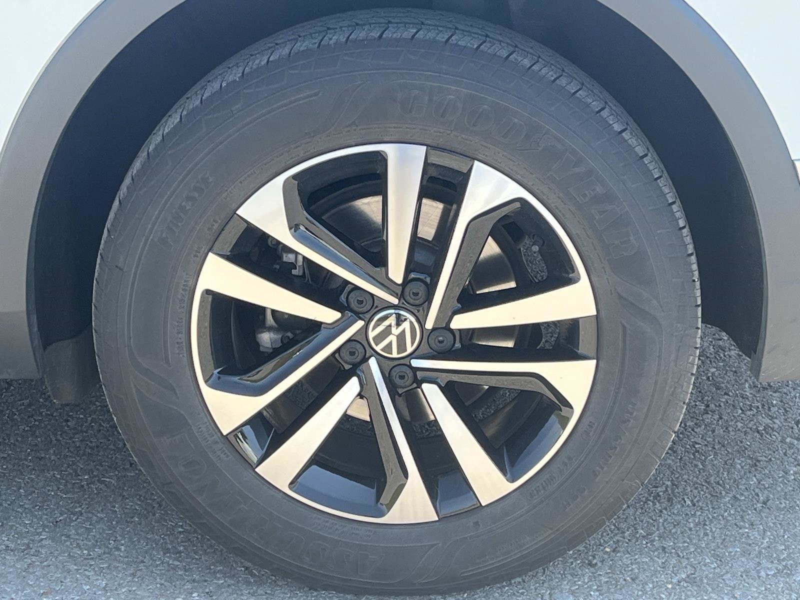 Used 2023 Volkswagen Tiguan S FWD image 12