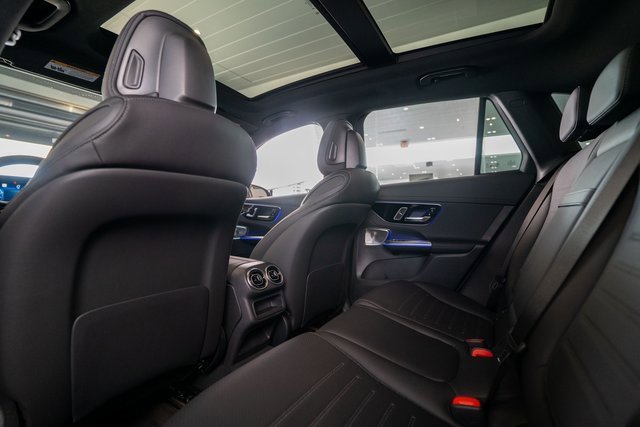 New 2025 Mercedes-Benz GLC 350e 4MATIC image 13