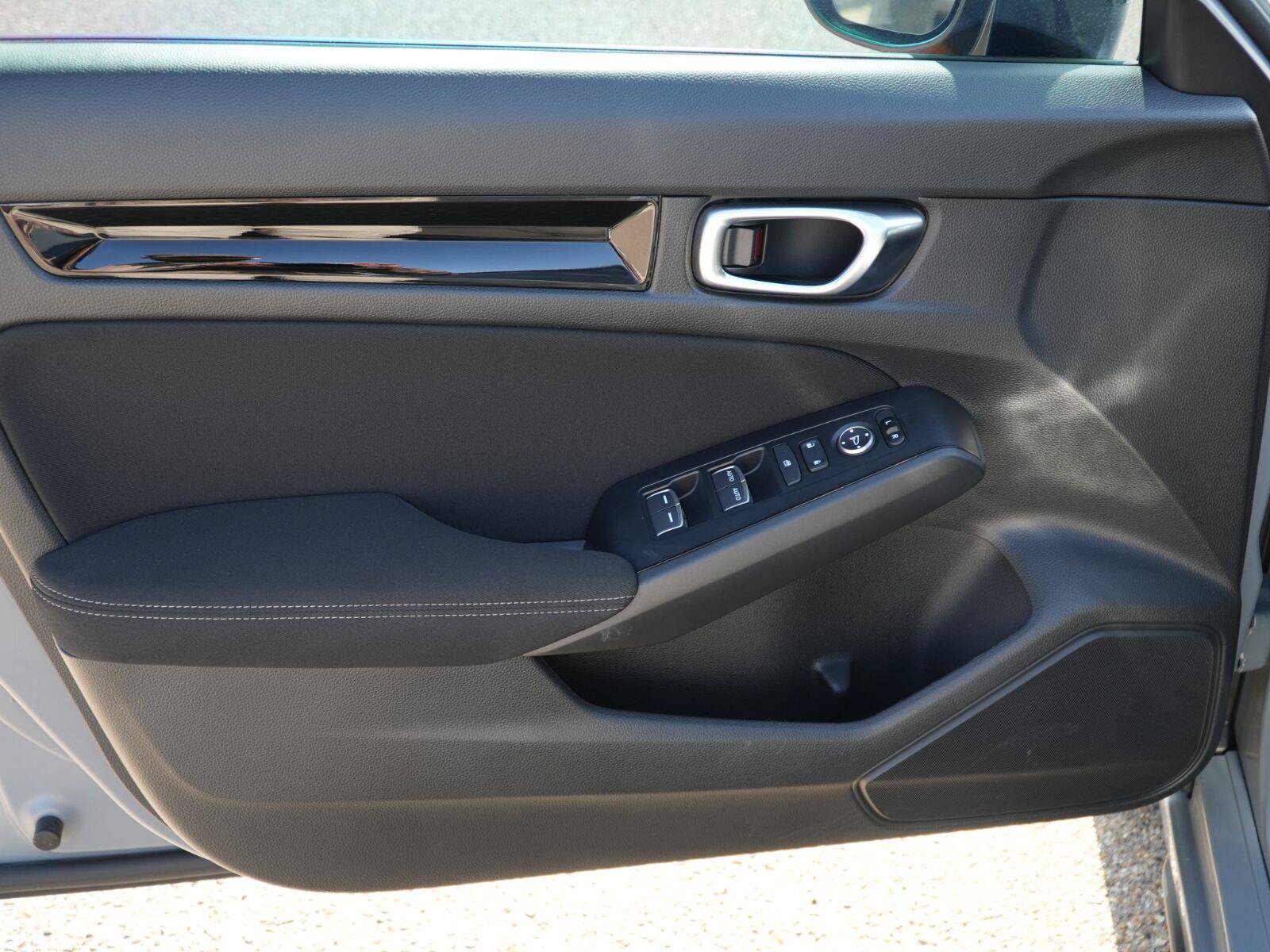 Used 2025 Honda Civic Sport image 4