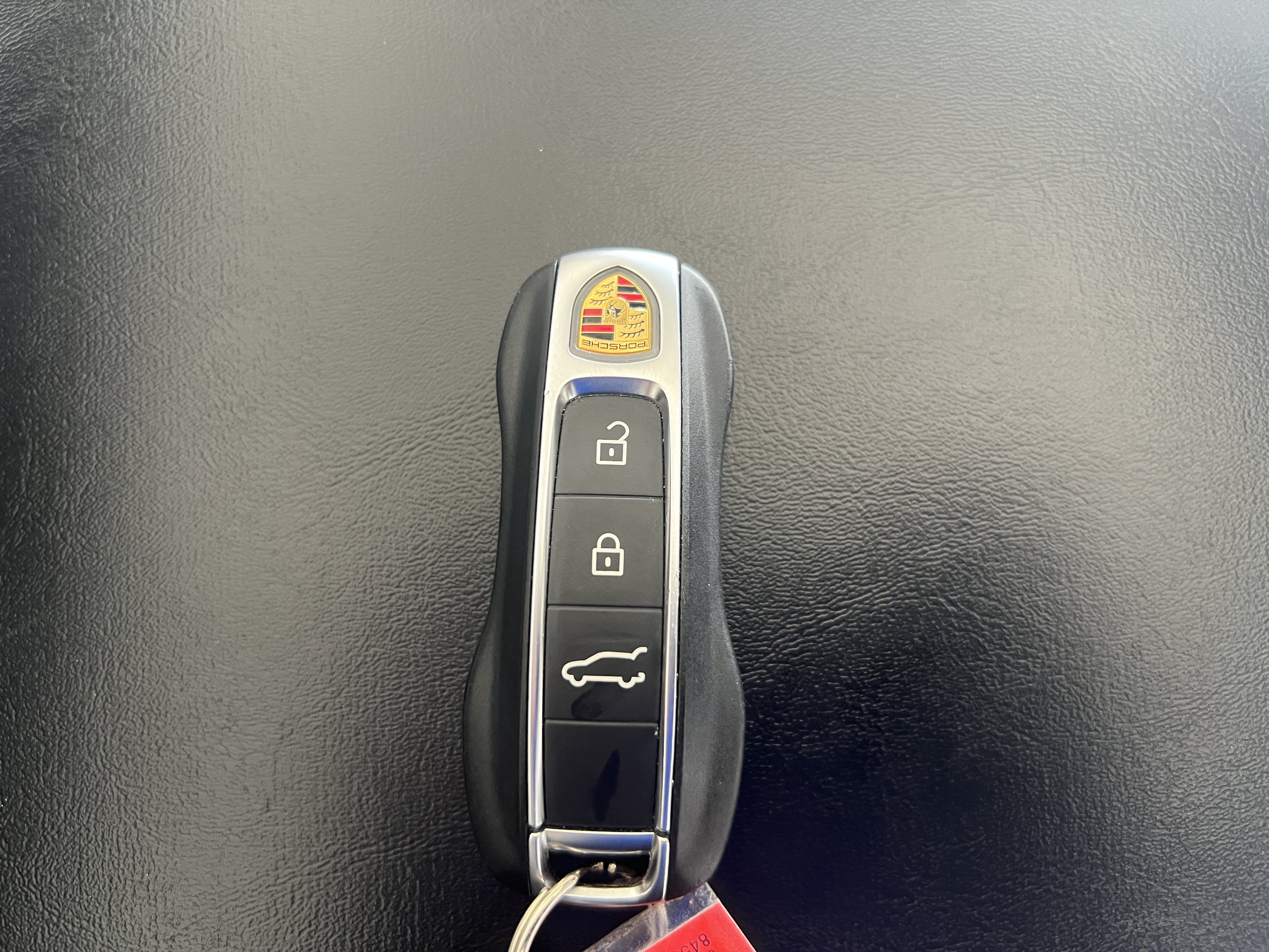 Certified 2025 Porsche Cayenne E-Hybrid AWD/4WD image 25