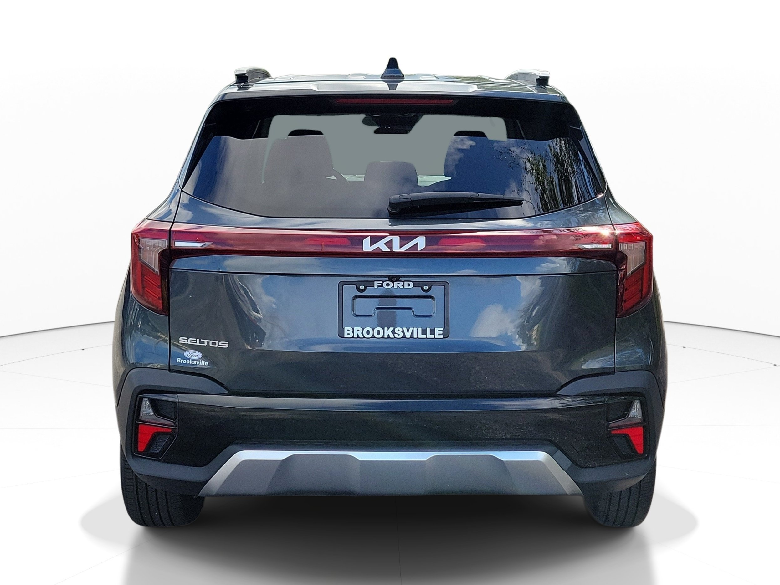 Used 2024 Kia Seltos EX FWD image 3