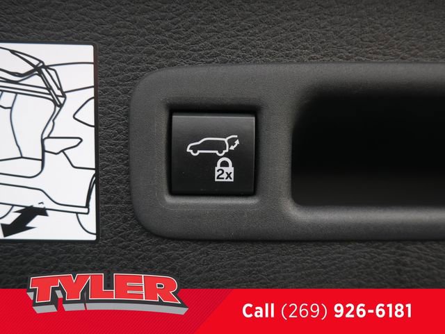 Used 2024 Toyota Sienna XLE FWD image 17
