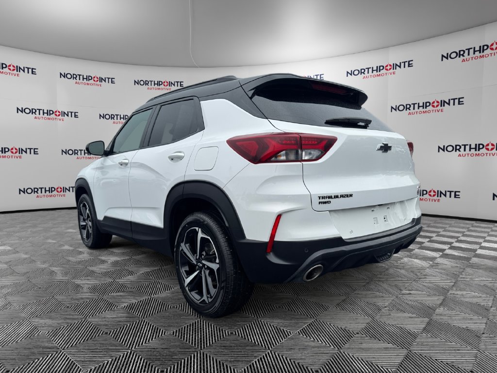 Used 2022 Chevrolet TrailBlazer RS w/ Sun and Liftgate Package AWD/4WD image 4