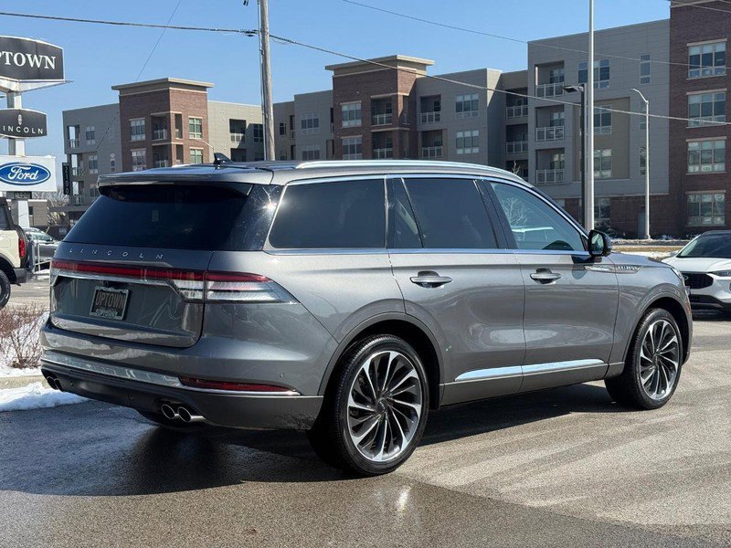 Certified 2023 Lincoln Aviator Reserve w/ Equipment Group 201A image 3