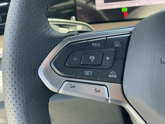New 2026 Volkswagen Tiguan SEL R-Line AWD/4WD image 8