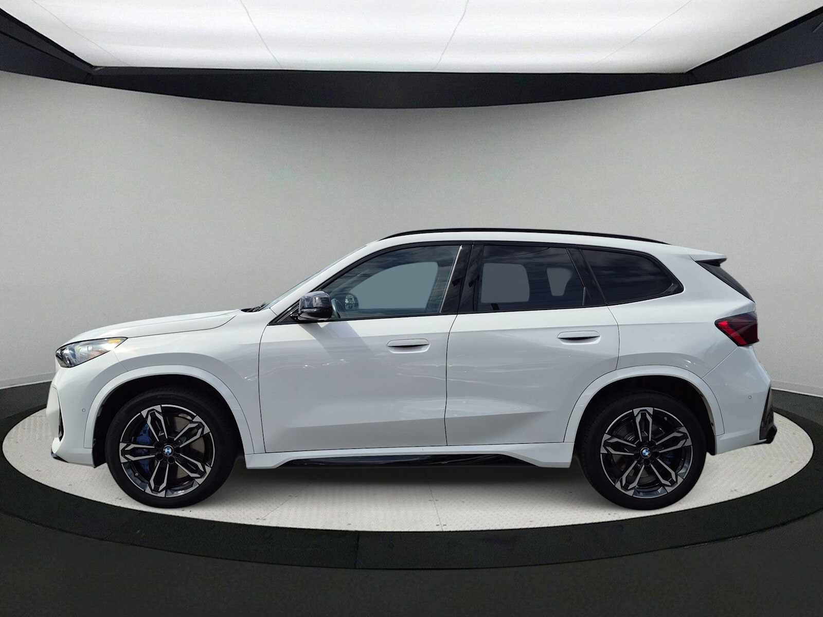 Used 2025 BMW X1 M35i w/ Shadowloine Package AWD/4WD image 5