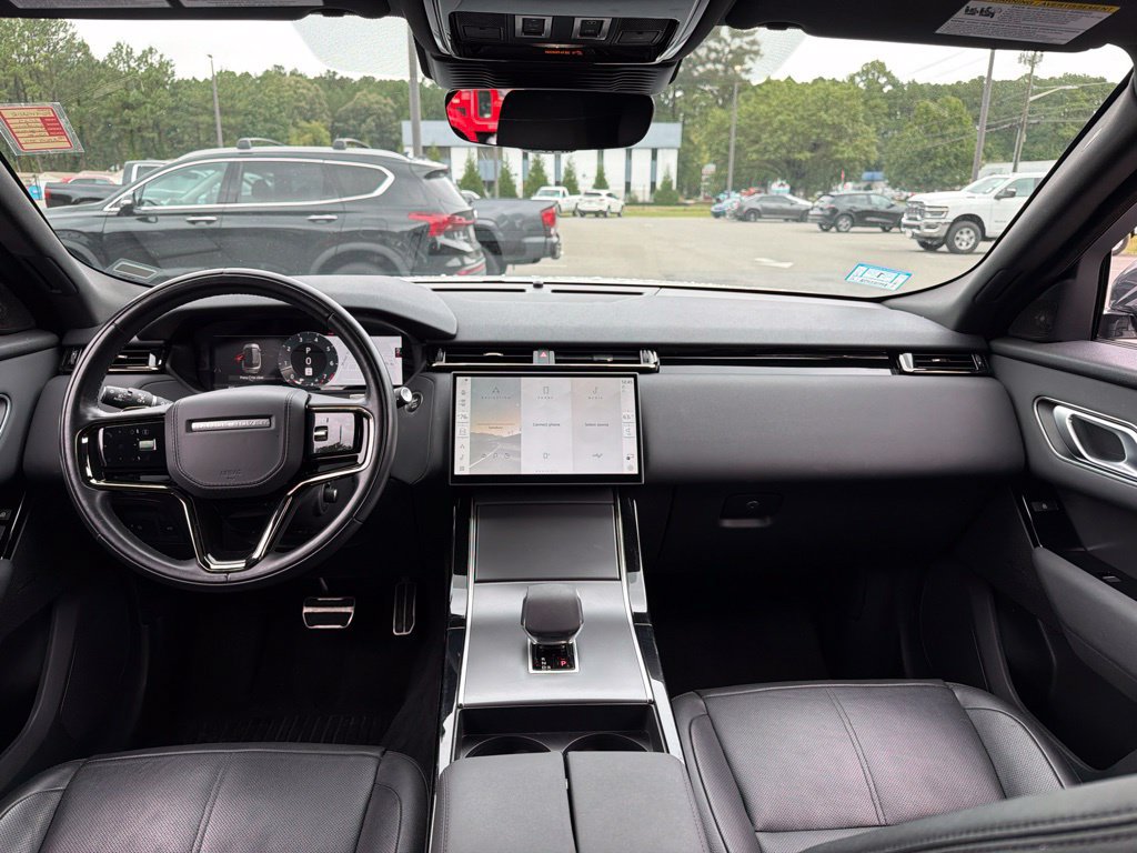 Used 2025 Land Rover Range Rover Velar Dynamic SE AWD/4WD image 8