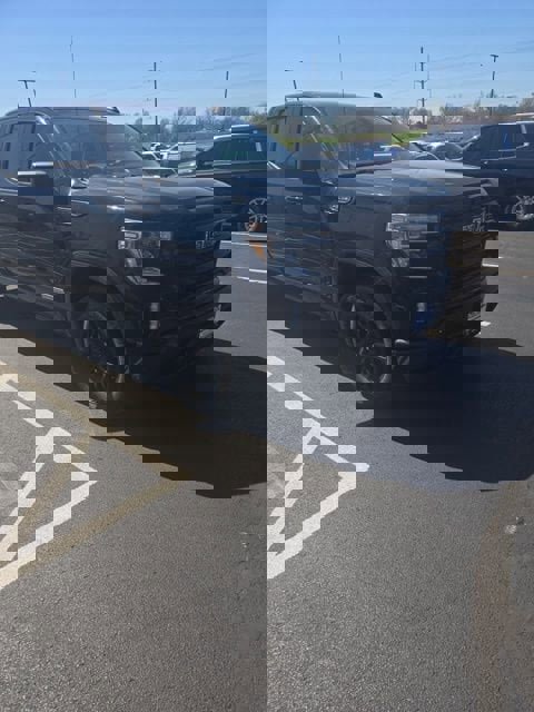 Used 2021 GMC Sierra 1500 Elevation image 1