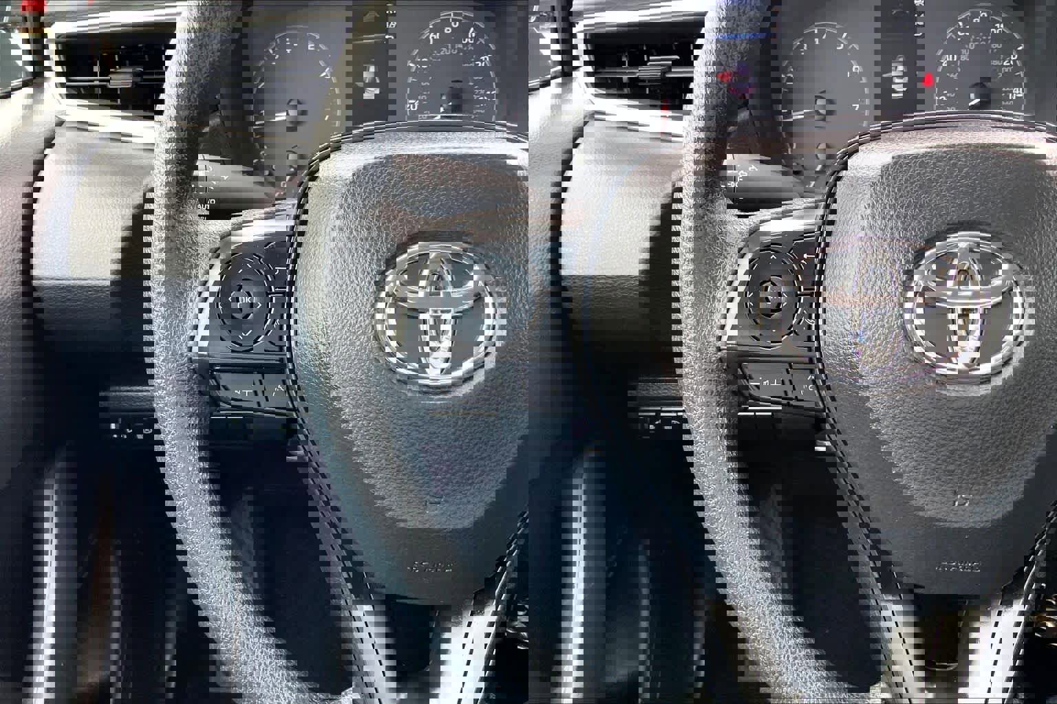 Used 2024 Toyota Corolla LE image 23