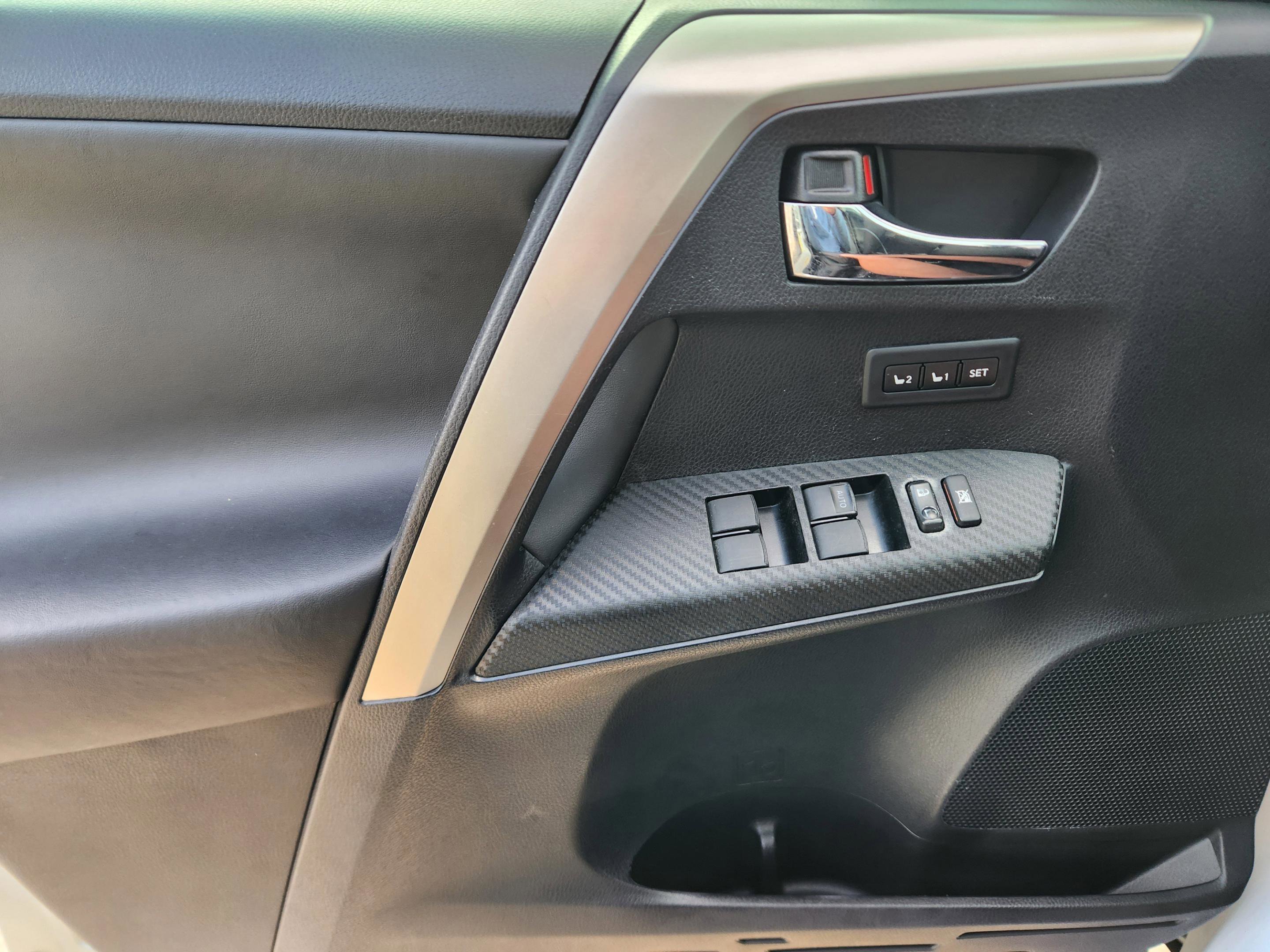 Used 2014 Toyota RAV4 Limited w/ Technology Package FWD image 20