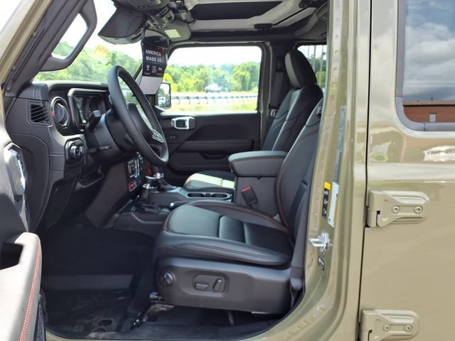 New 2026 Jeep Gladiator Rubicon w/ Steel Power Dome Hood Package AWD/4WD image 6