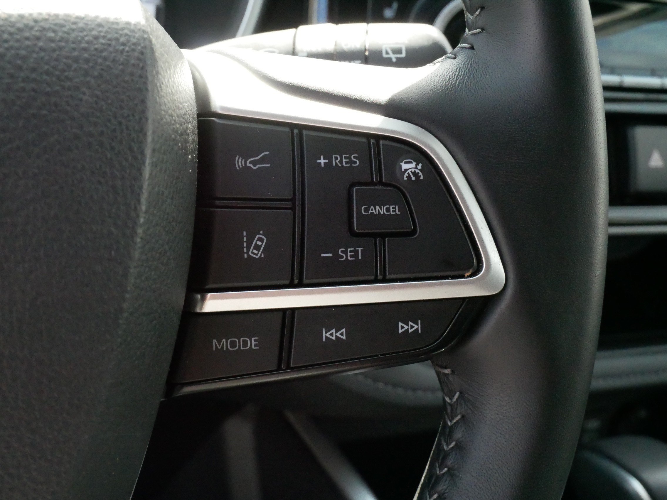 Used 2025 Toyota Highlander XLE AWD/4WD image 27