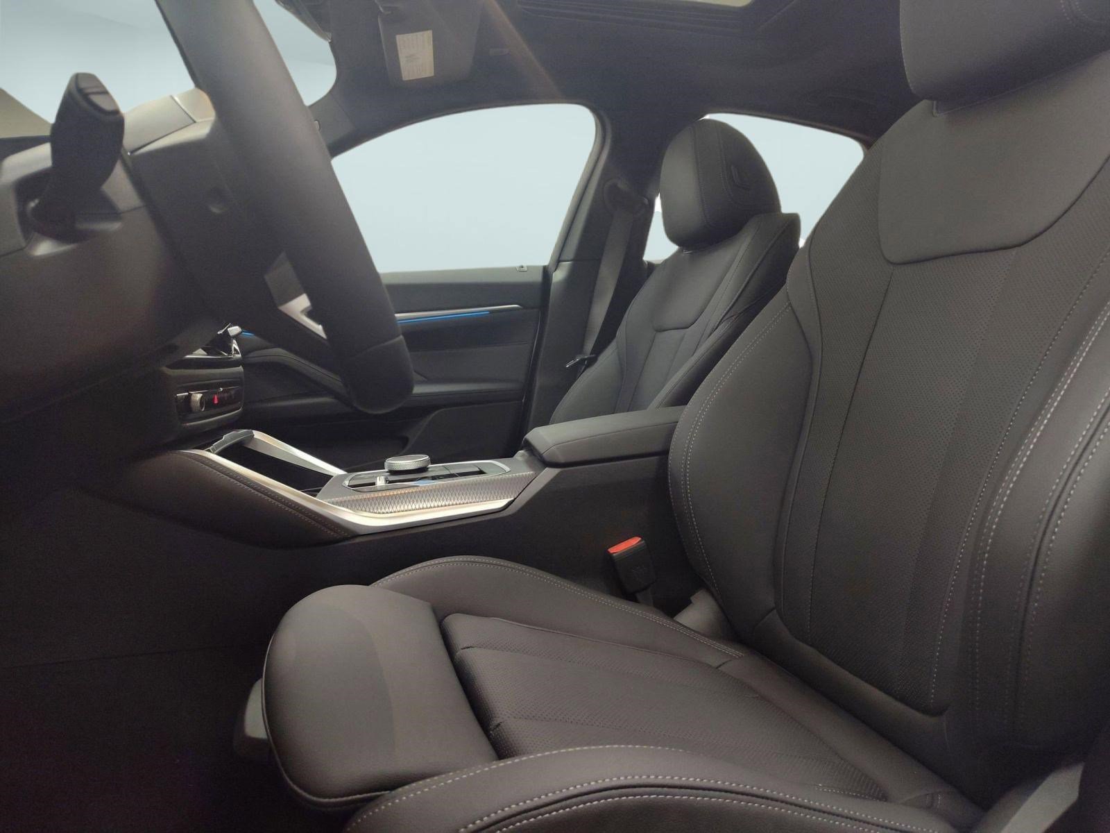 Used 2025 BMW i4 eDrive40 w/ M Sport Package image 5