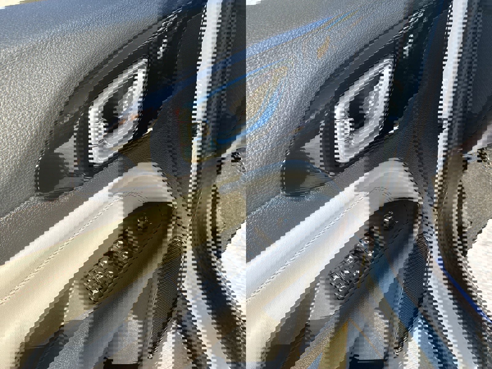 New 2025 Jeep Compass Limited image 16