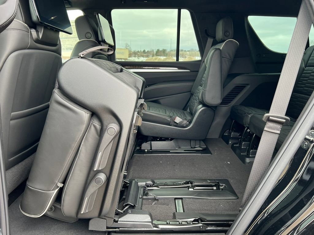 New 2026 Cadillac Escalade Platinum Sport w/ LPO, ONYX Package image 7