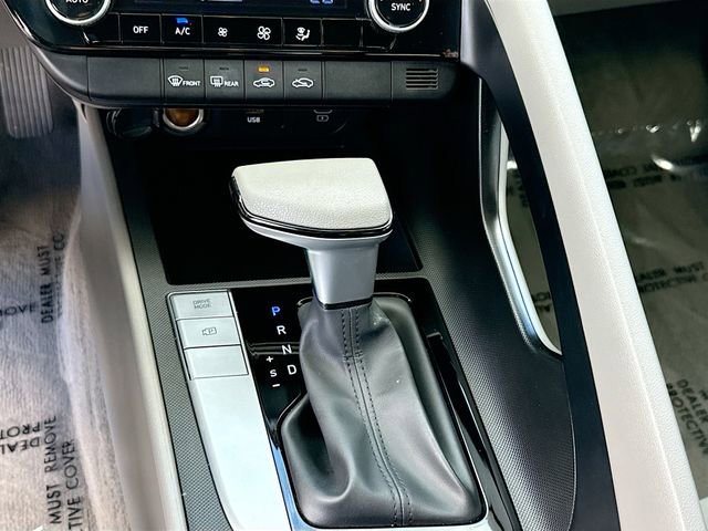 Used 2024 Hyundai Elantra SEL image 17