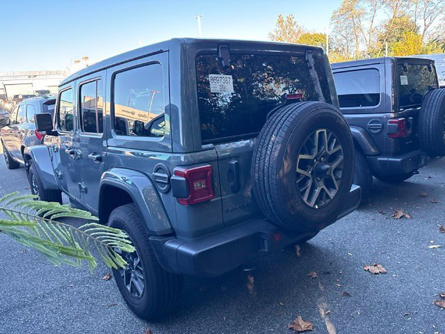Used 2026 Jeep Wrangler Unlimited Sahara AWD/4WD image 11