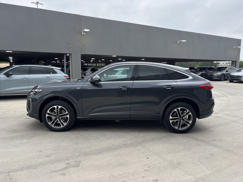 Used 2025 Audi Q5 Premium w/ Convenience Package AWD/4WD image 9